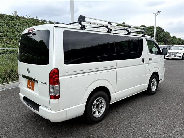 Toyota Hiace Van 12