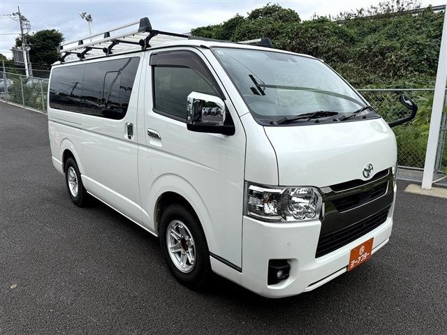 Toyota Hiace Van 10