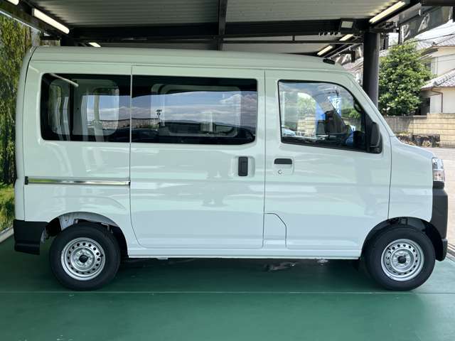Daihatsu Hijet Cargo 6