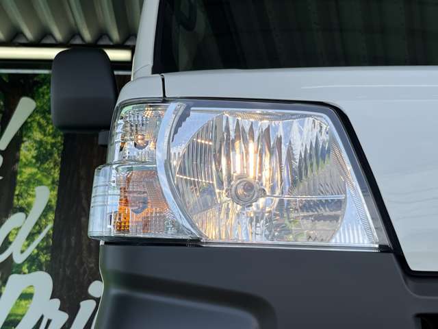 Daihatsu Hijet Cargo 10