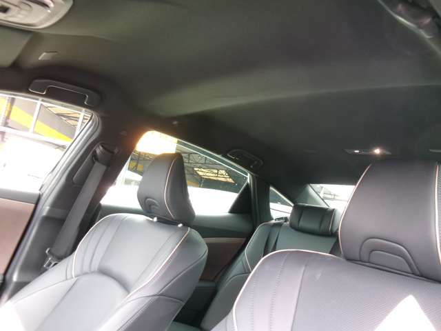 Toyota Crown Crossover 12