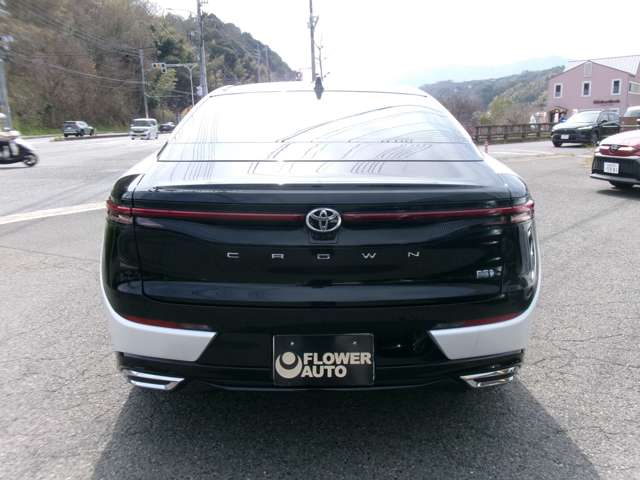 Toyota Crown Crossover 7