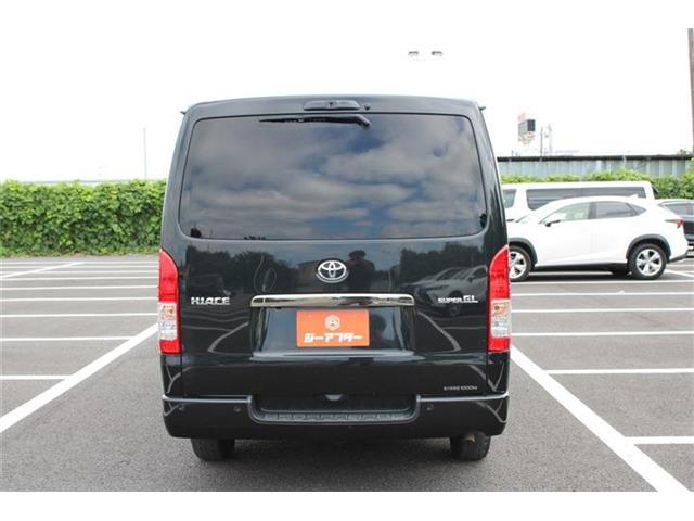 Toyota Hiace Van 12