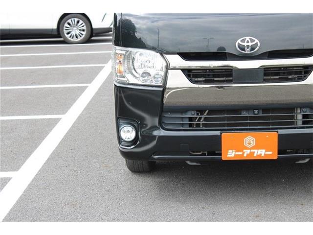 Toyota Hiace Van 5
