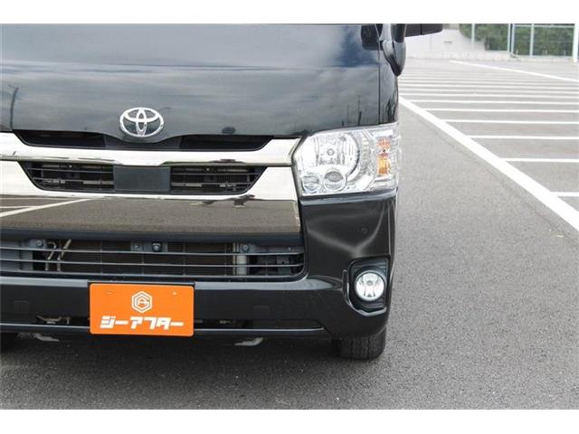 Toyota Hiace Van 6