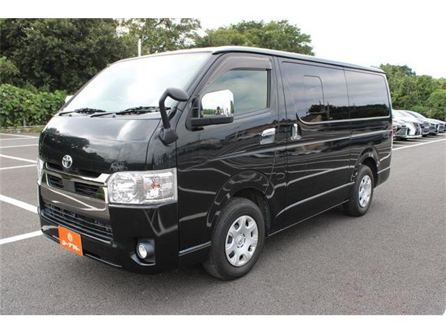 Toyota Hiace Van 9