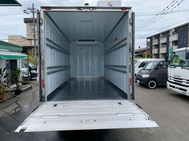 Isuzu Elf 12