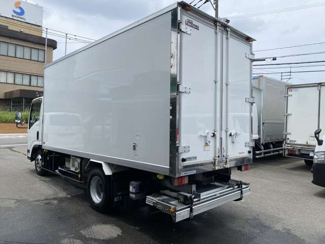 Isuzu Elf 6