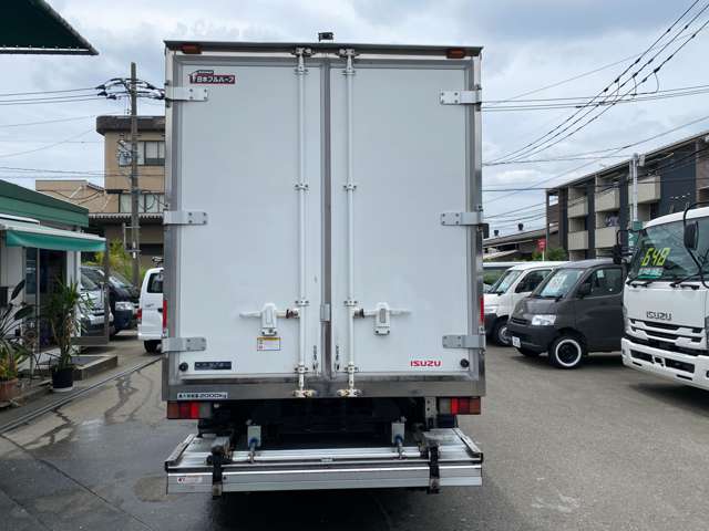 Isuzu Elf 7