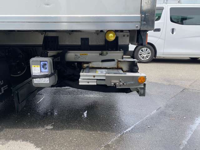 Isuzu Elf 8