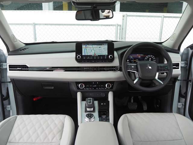 Mitsubishi Outlander 3