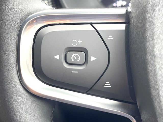 Volvo XC40 8