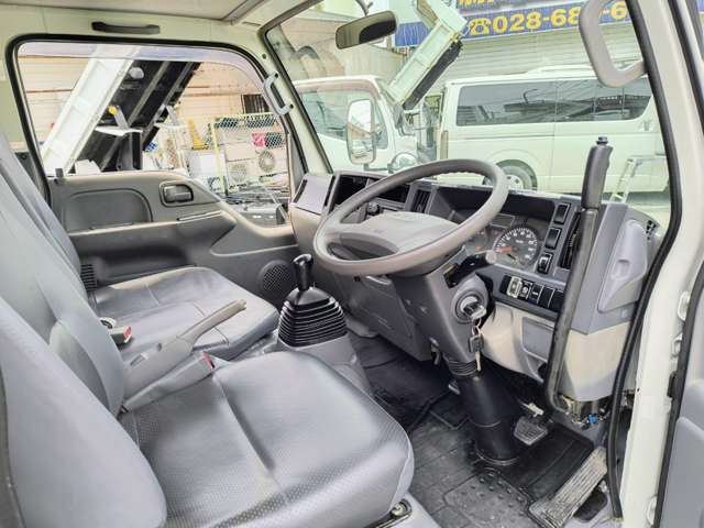 Isuzu Elf 12