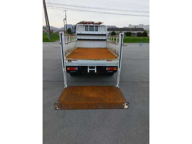 Mitsubishi Fuso Canter 9