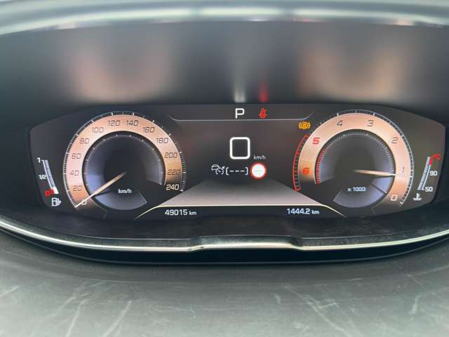 Peugeot 5008 8