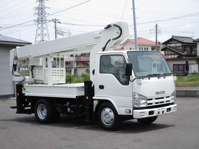 Isuzu Elf 2