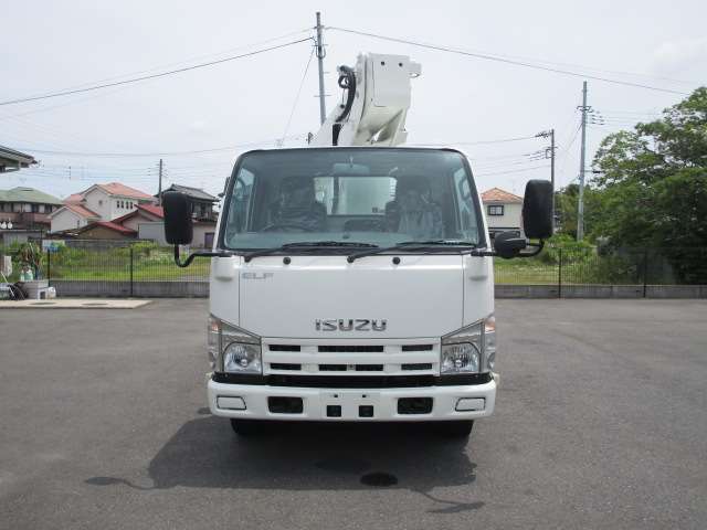 Isuzu Elf 7