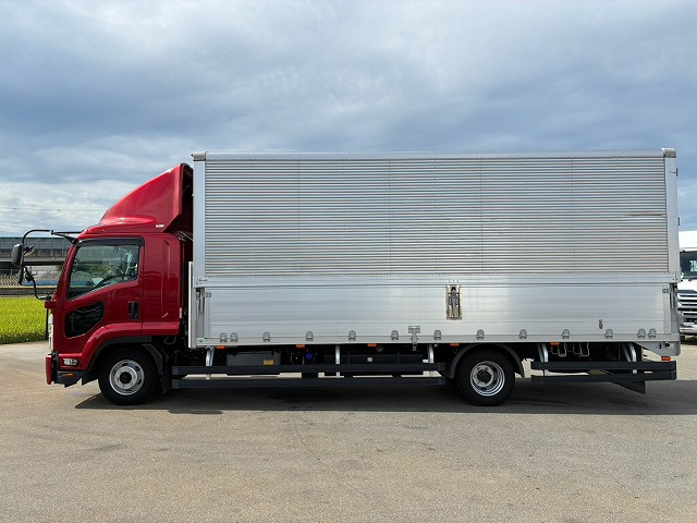 Isuzu Forward 11