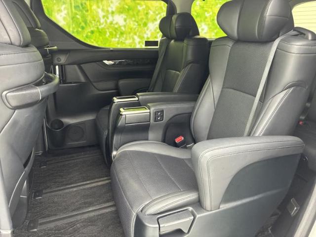 Toyota Alphard 10