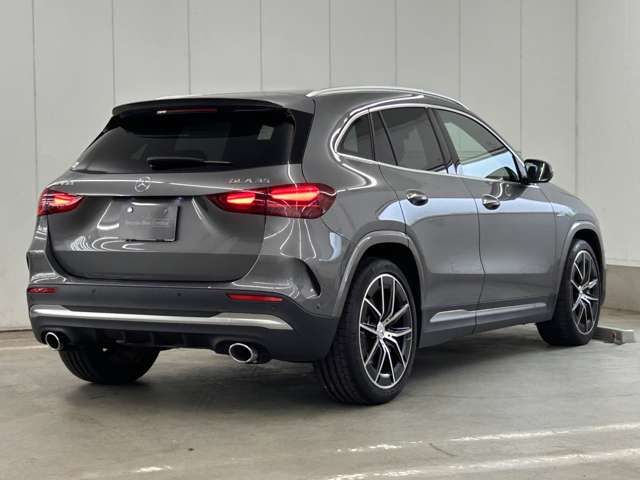 Mercedes-Benz GLA-Class 5