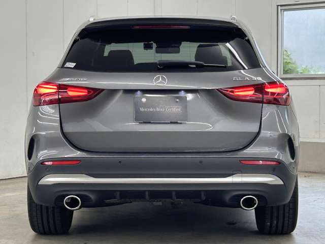 Mercedes-Benz GLA-Class 6