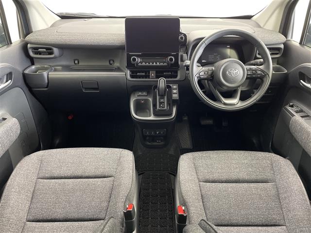 Toyota Sienta 5