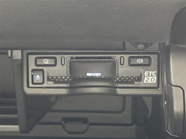 Lexus UX 12