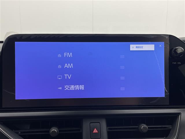Lexus UX 8