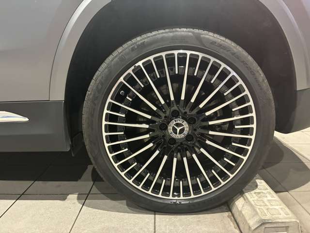 Mercedes-Benz EQA 11