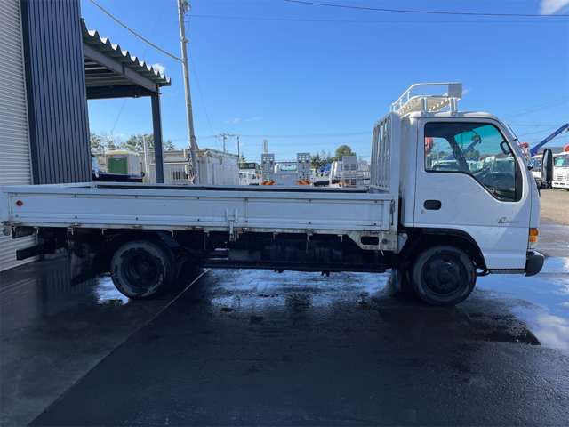 Isuzu Elf 4