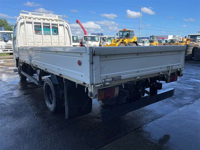 Isuzu Elf 8