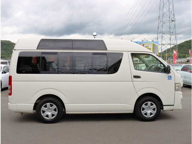 Toyota Hiace Van 12