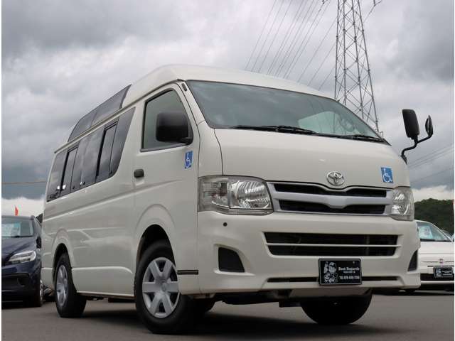 Toyota Hiace Van 5