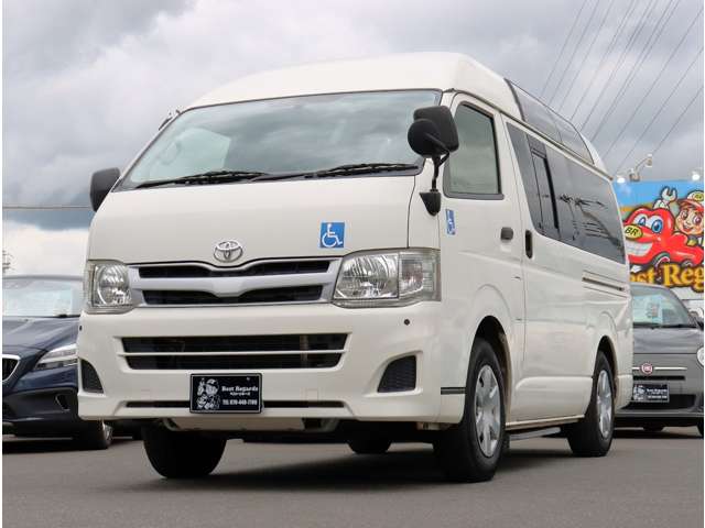 Toyota Hiace Van 7