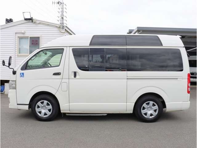 Toyota Hiace Van 8
