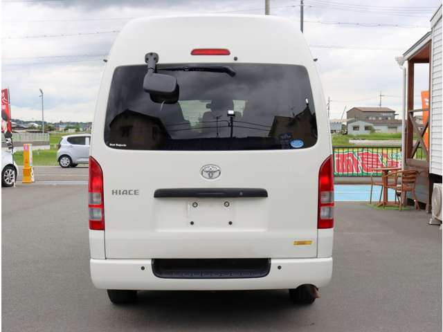 Toyota Hiace Van 10