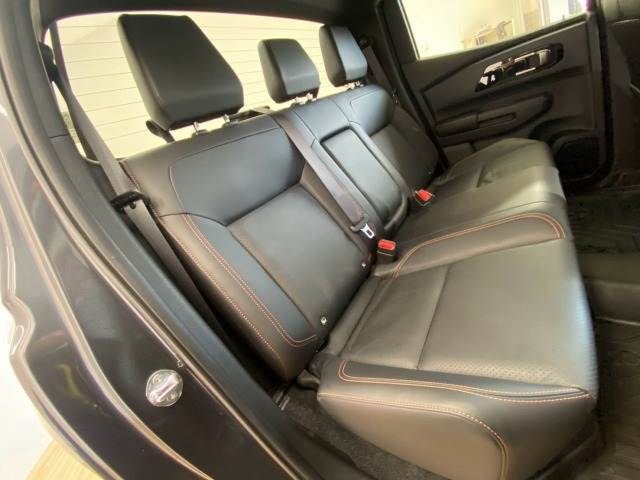 Mitsubishi Triton 12