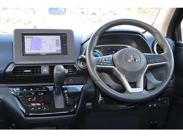 Mitsubishi eK X 2