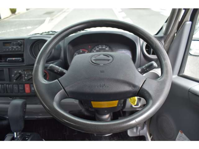 Hino Dutro 6