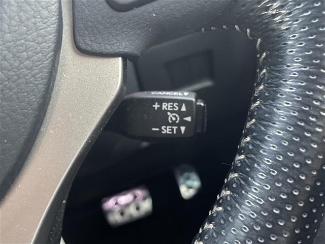 Lexus NX 11