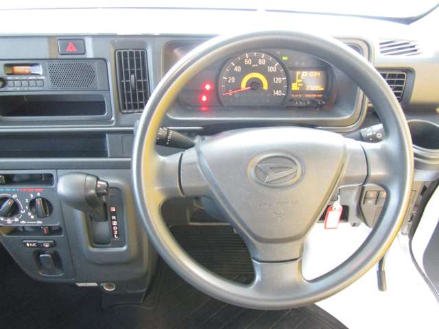 Daihatsu Hijet Cargo 5