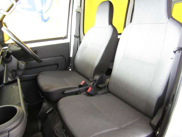 Daihatsu Hijet Cargo 7