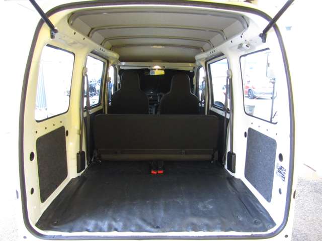 Daihatsu Hijet Cargo 9