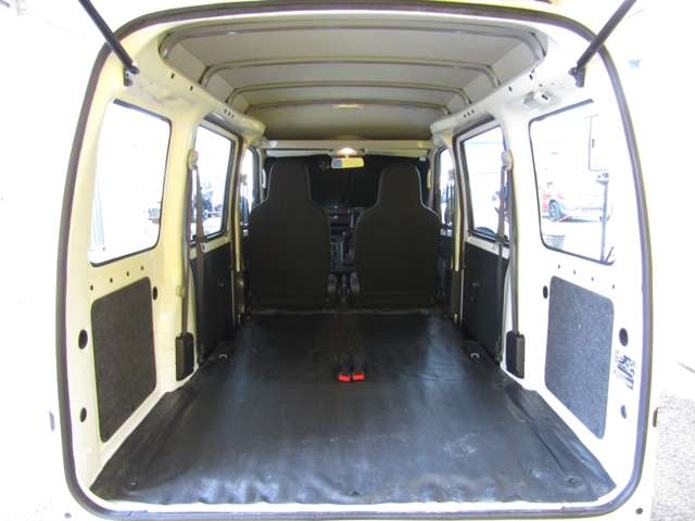 Daihatsu Hijet Cargo 10