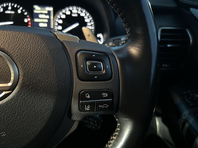 Lexus NX 11