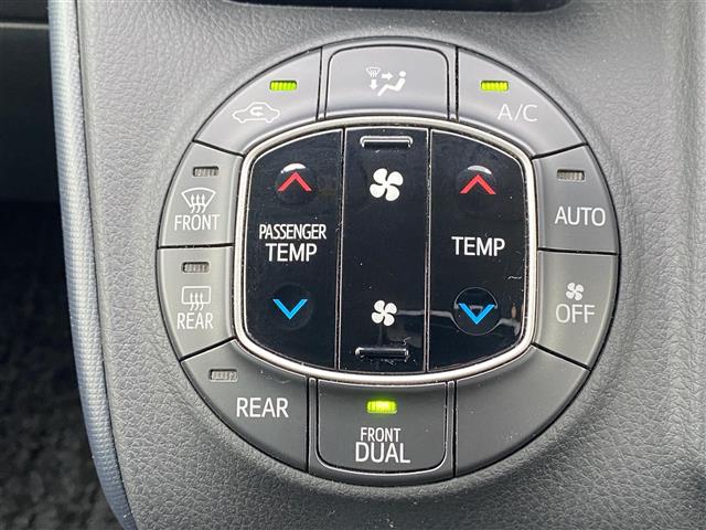 Toyota Voxy 11