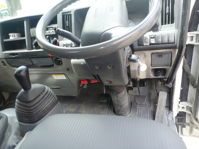 Isuzu Elf 12