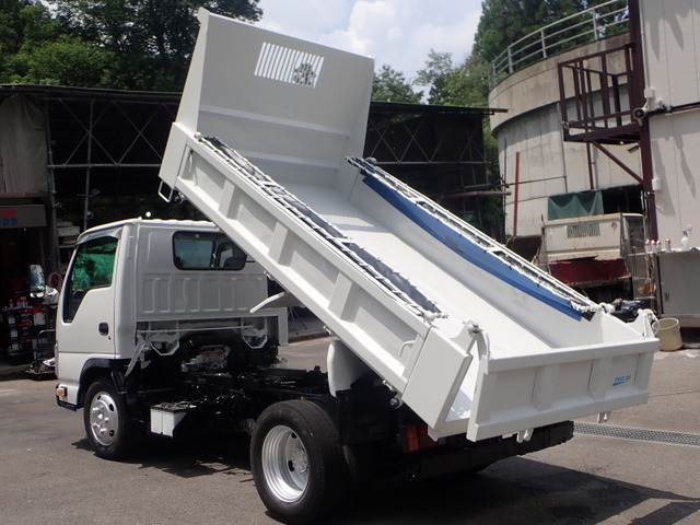 Isuzu Elf 6
