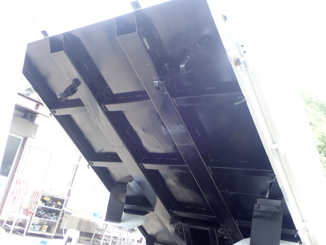 Isuzu Elf 8