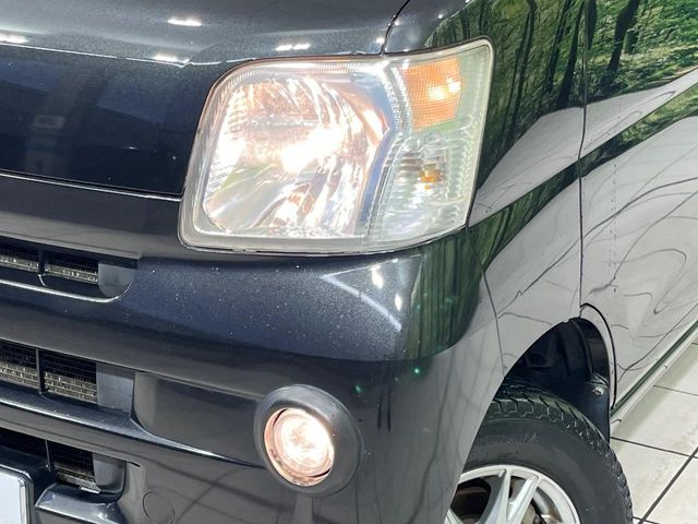Daihatsu Hijet Cargo 12